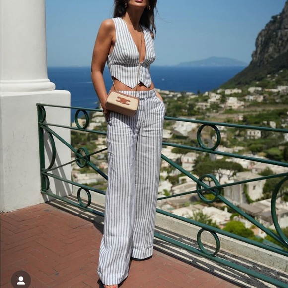 SOLD OUT Reformation Sofia Cropped Linen Vest. BNWT Never worn. - Picture 4 of 6